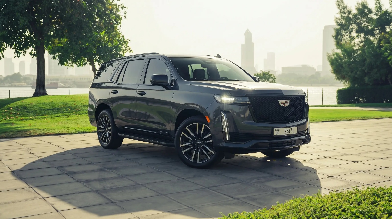 Cadillac Escalade — photo 1